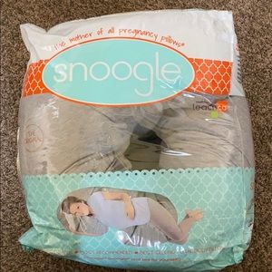Snoogle pregnancy pillow with cover. Original bag.